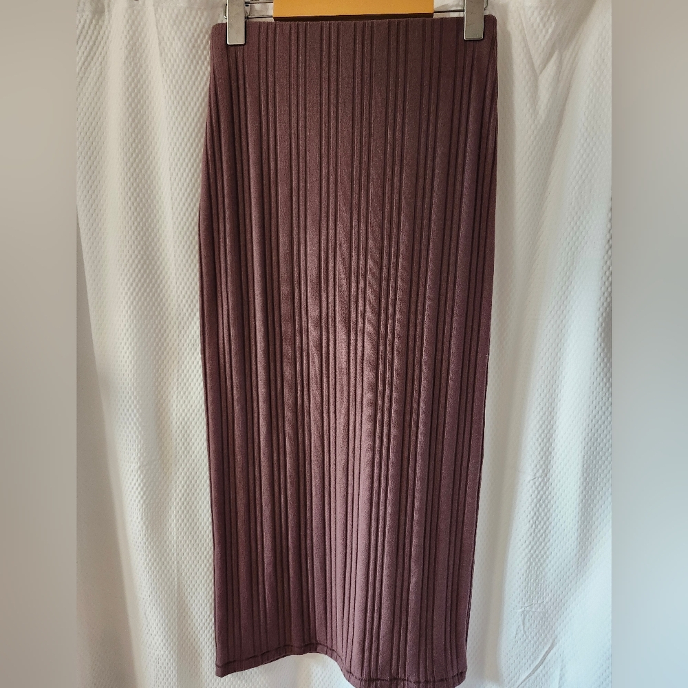 🎉 3/$60 Aritzia Wilfred Free Brown Ribbed Midi Skirt Size Medium - Picture 2 of 7